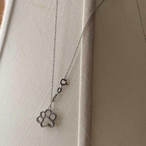 Necklaces - Picture 5 of 6